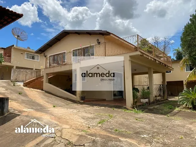 Casa com 1500m², à venda, no bairro CENTRO em Jacarezinho