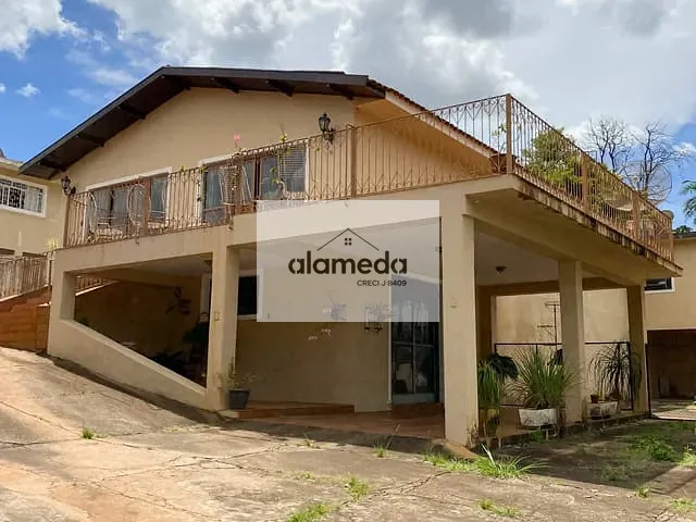 Casa com 1500m², à venda, no bairro CENTRO em Jacarezinho