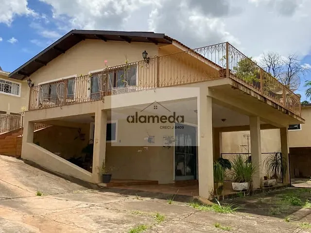 Casa com 1500m², à venda, no bairro CENTRO em Jacarezinho