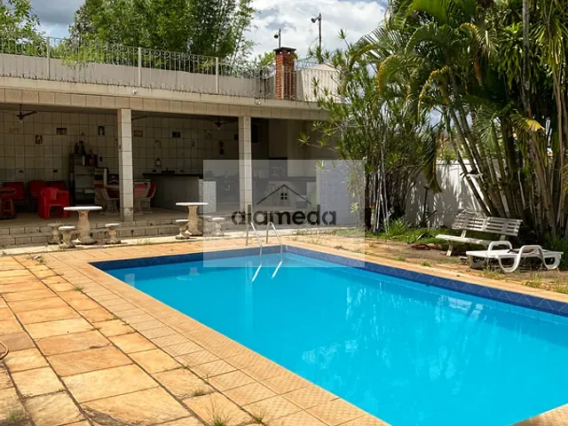 Casa com 1500m², à venda, no bairro CENTRO em Jacarezinho