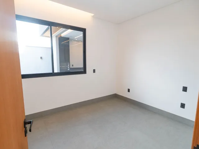 Casa com 300m² 3 quartos e 4 banheiros, à venda, no bairro Setor Três Marias I em Goiânia