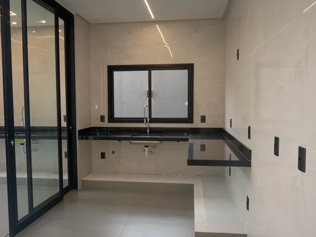 Casa com 300m² 3 quartos e 4 banheiros, à venda, no bairro Setor Três Marias I em Goiânia
