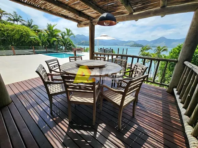 Casa com 1200m² 6 quartos e 8 banheiros, à venda, no bairro Pontal (Cunhambebe) em Angra dos Reis