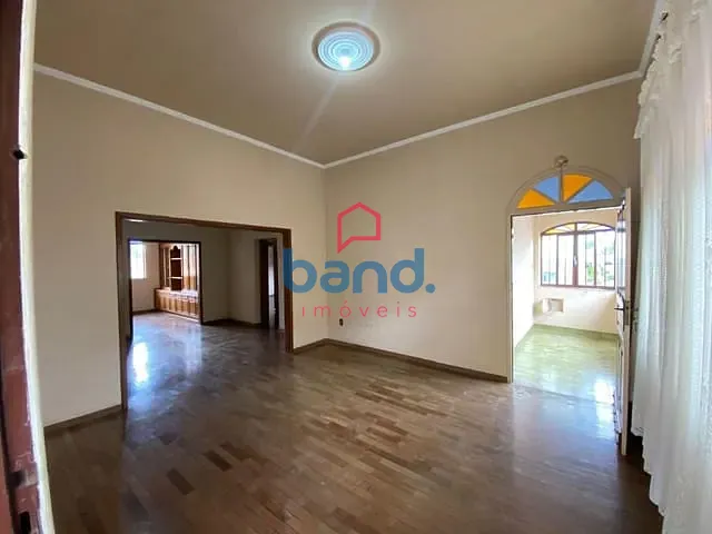 Casa com 206m² 3 quartos e 4 banheiros, à venda, no bairro Centro em Porto Feliz
