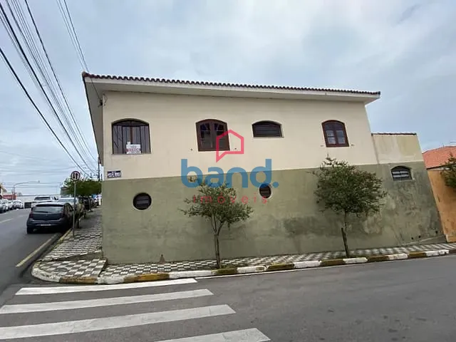 Casa com 206m² 3 quartos e 4 banheiros, à venda, no bairro Centro em Porto Feliz