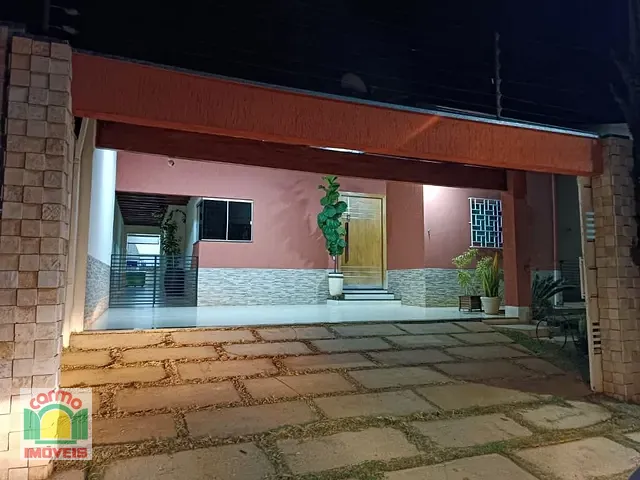 Casa com 300m² 3 quartos e 3 banheiros, à venda, no bairro Parque Brasília 2ª Etapa em Anápolis