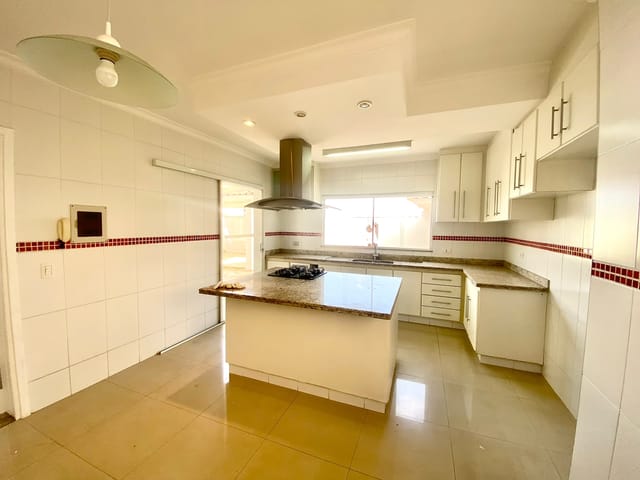 Casa com 305m² 4 quartos e 5 banheiros, à venda, no bairro Glebas Califórnia em Piracicaba