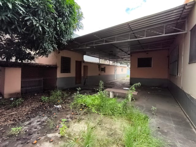 Casa com 408m² 5 quartos e 6 banheiros, à venda, no bairro Centro em Governador Valadares
