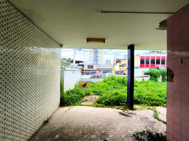 Casa com 408m² 5 quartos e 6 banheiros, à venda, no bairro Centro em Governador Valadares