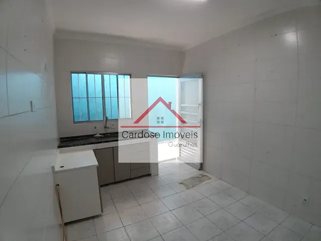 Casa com 120m² 3 quartos e 2 banheiros, à venda ou para alugar, no bairro Vila das Palmeiras em Guarulhos
