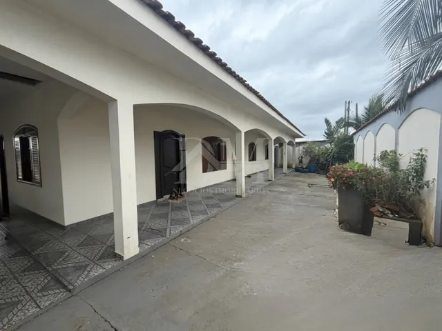 Casa 4 quartos e 4 banheiros, à venda, no bairro Jardim Santa Cecília em Jaguariaíva