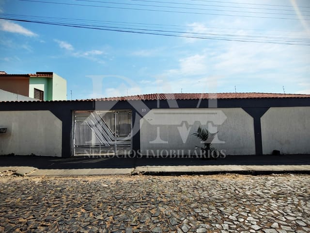 Casa 3 quartos e 2 banheiros, à venda, no bairro Jardim Santa Cecília em Jaguariaíva