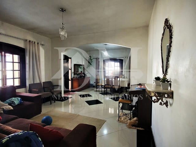 Casa 3 quartos e 2 banheiros, à venda, no bairro Jardim Santa Cecília em Jaguariaíva