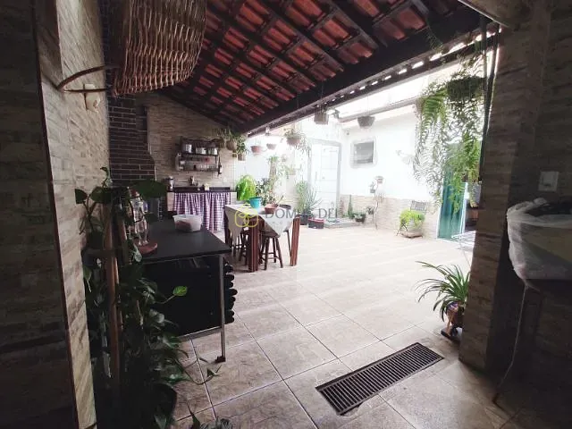 Casa com 180m² 3 quartos e 2 banheiros, à venda, no bairro Barreira Cravo em Volta Redonda