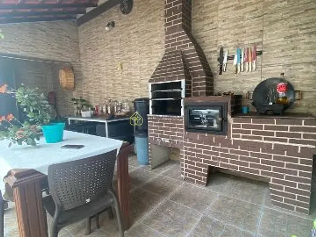 Casa com 180m² 3 quartos e 2 banheiros, à venda, no bairro Barreira Cravo em Volta Redonda