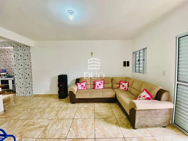 Casa com 125m² 5 quartos e 3 banheiros, à venda, no bairro Alto de Santa Lúcia em Carapicuíba