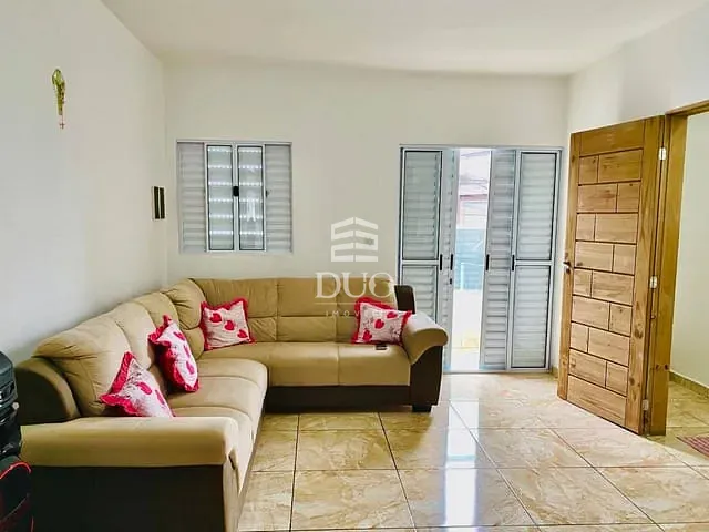 Casa com 125m² 5 quartos e 3 banheiros, à venda, no bairro Alto de Santa Lúcia em Carapicuíba