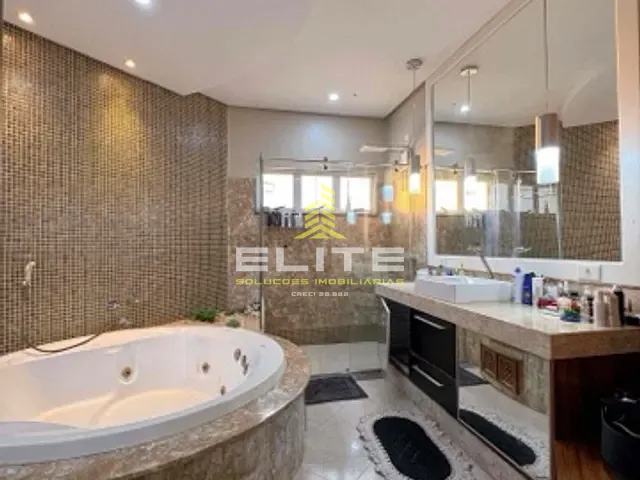 Casa com 1600m² 5 quartos e 3 banheiros, à venda, no bairro Centro-Norte em Sorriso