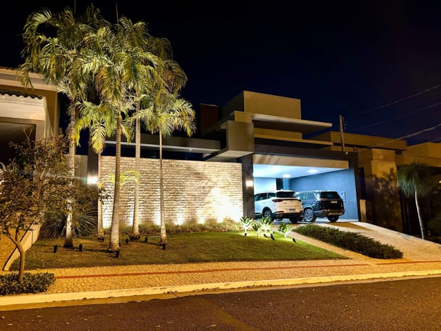 Casa com 425m² 4 quartos e 5 banheiros, à venda, no bairro Ecoville 01 em Dourados