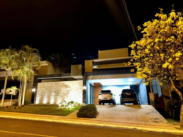 Casa com 425m² 4 quartos e 5 banheiros, à venda, no bairro Ecoville 01 em Dourados