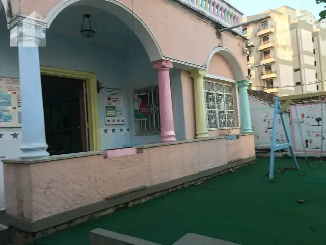 Casa com 600m² 12 quartos e 4 banheiros, à venda ou para alugar, no bairro Centro em Nova Iguaçu