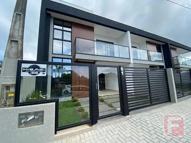 Casa 4 quartos e 5 banheiros, à venda, no bairro Rainha em Itapoá
