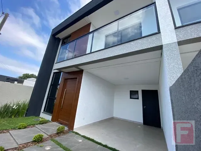 Casa 4 quartos e 5 banheiros, à venda, no bairro Rainha em Itapoá
