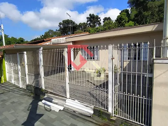 Casa com 250m² 3 quartos e 2 banheiros, à venda, no bairro Jardim Guapituba em Mauá