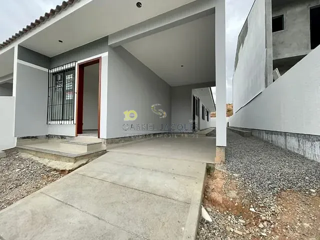 Casa com 180m² 3 quartos e 2 banheiros, à venda, no bairro Colônia Santana em São José