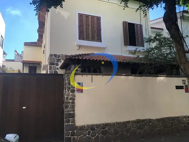 Casa com 548m² 6 quartos e 4 banheiros, à venda, no bairro Urca em Rio de Janeiro