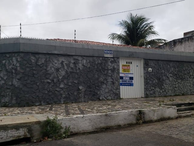 Casa 3 quartos e 4 banheiros, à venda, no bairro Ponto Novo em Aracaju