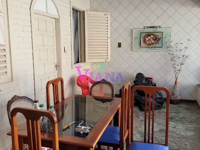 Casa com 300m² 5 quartos e 3 banheiros, à venda, no bairro centro em Marataízes