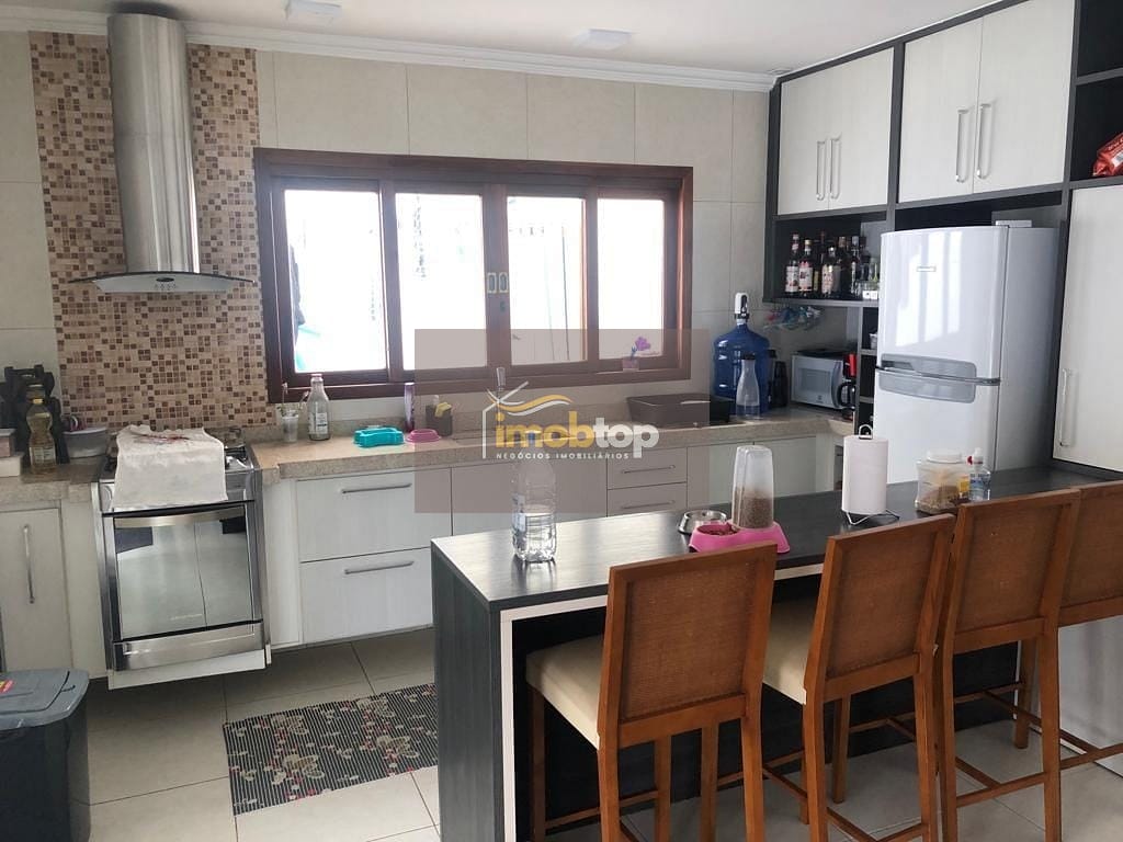 Casa, 3 quartos, 250 m² - Foto 9