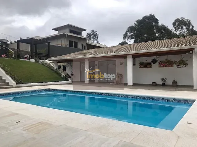 Casa com 1200m² 3 quartos e 5 banheiros, à venda, no bairro São Vicente em Mairiporã