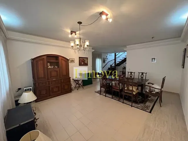 Casa com 360m² 4 quartos e 3 banheiros, à venda, no bairro Vila Atlântica em Caraguatatuba