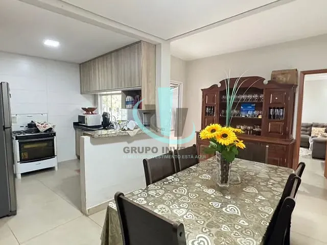 Casa com 326m² 2 quartos e 2 banheiros, à venda, no bairro PARQUE SÃO PAULO (VILA XAVIER) em ARARAQUARA