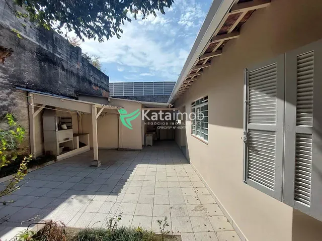 Casa 3 quartos e 2 banheiros, à venda ou para alugar, no bairro Saúde em São Paulo