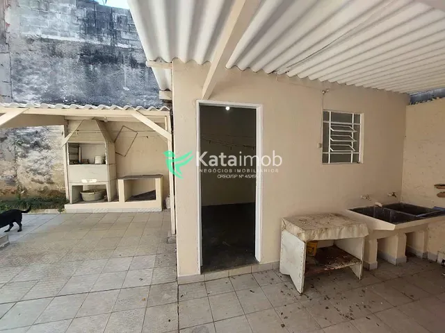 Casa 3 quartos e 2 banheiros, à venda ou para alugar, no bairro Saúde em São Paulo