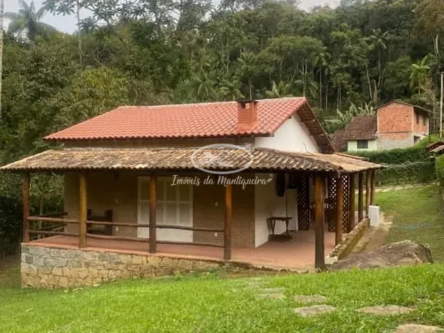 Casa com 710m² 3 quartos e 2 banheiros, à venda, no bairro Fazendinha (Penedo) em Itatiaia