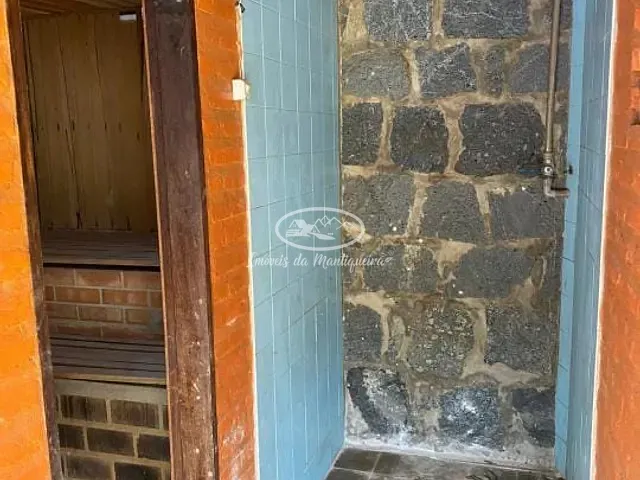 Casa com 710m² 3 quartos e 2 banheiros, à venda, no bairro Fazendinha (Penedo) em Itatiaia