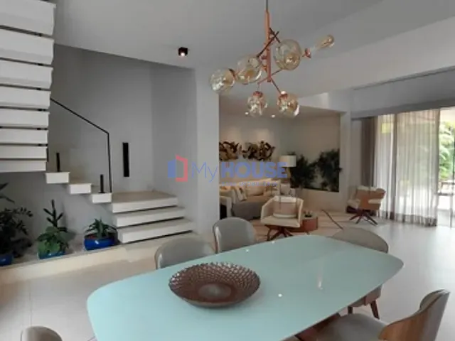 Casa com 480m² 3 quartos e 4 banheiros, à venda, no bairro Nossa Senhora da Vitória em Ilhéus