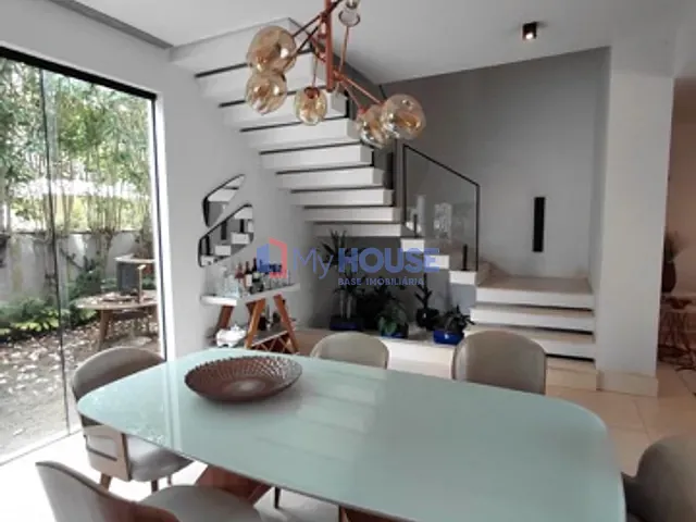 Casa com 480m² 3 quartos e 4 banheiros, à venda, no bairro Nossa Senhora da Vitória em Ilhéus