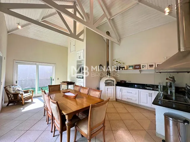 Casa com 840m² 5 quartos e 7 banheiros, à venda, no bairro Tamboré em Santana de Parnaíba