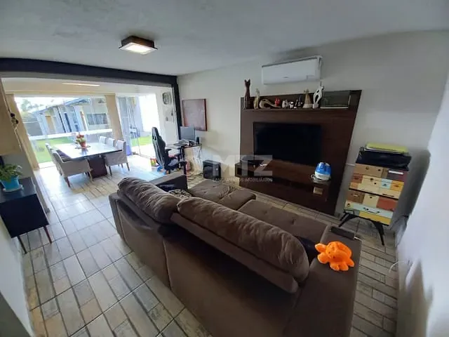 Casa com 500m² 3 quartos e 4 banheiros, à venda, no bairro Vila Assumpção em Botucatu