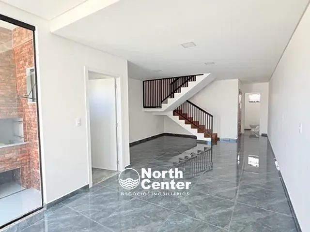 Casa com 137m² 3 quartos e 3 banheiros, à venda, no bairro CENTRO em Balneário Barra do Sul