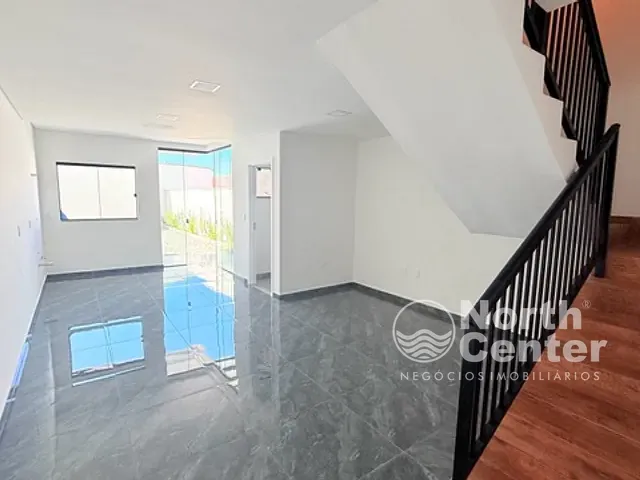 Casa com 137m² 3 quartos e 3 banheiros, à venda, no bairro CENTRO em Balneário Barra do Sul