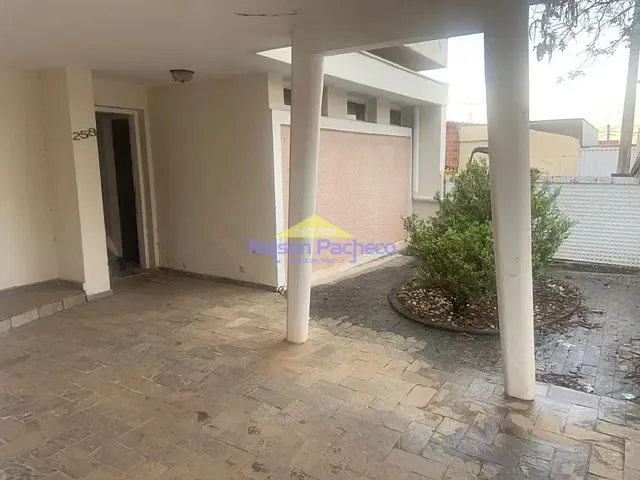 Casa com 859m², à venda, no bairro Centro em Capivari