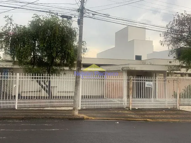 Casa com 859m², à venda, no bairro Centro em Capivari