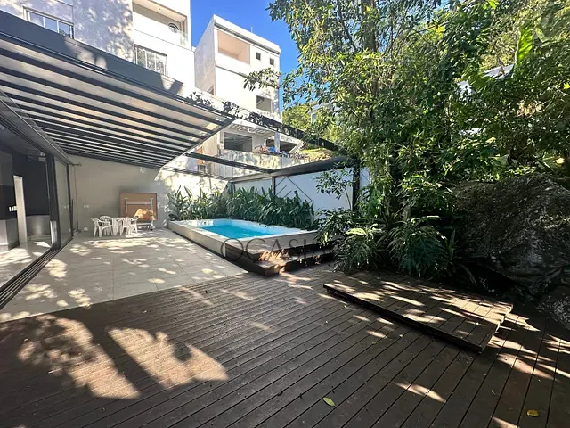 Casa com 522m² 4 quartos e 5 banheiros, à venda, no bairro Barra em Balneário Camboriú