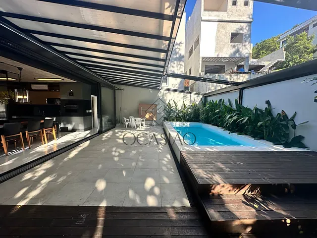 Casa com 522m² 4 quartos e 5 banheiros, à venda, no bairro Barra em Balneário Camboriú